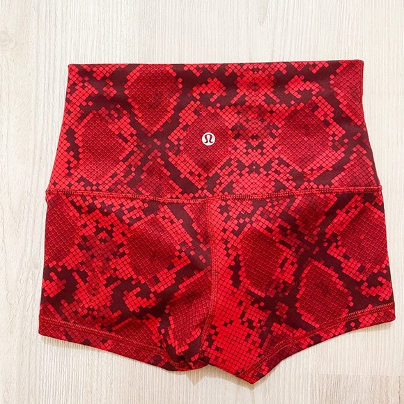 lululemon athletica Pants - Lululemon boogie shorts